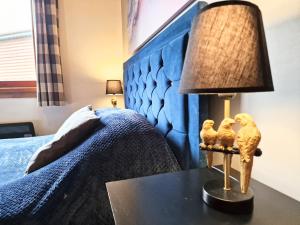 Kingfisher Lodge-HuntersMoon -Warminster-Longleat-Bath