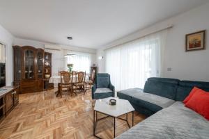 Apartment Sea Breeze