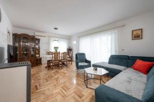 Apartment Sea Breeze