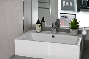 Naalia - The Sentinel