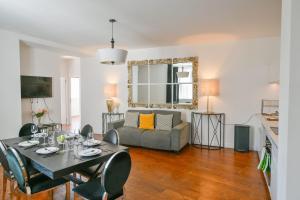 Huge and bright 4BD for 10 guests Sacre-Coeur