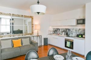 Huge and bright 4BD for 10 guests Sacre-Coeur