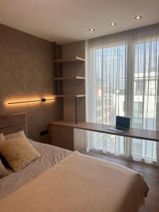 Cozy Elegant 2BR Apt + Free Parking next to Paradise Mall