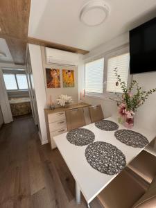 Floating house SOPHY