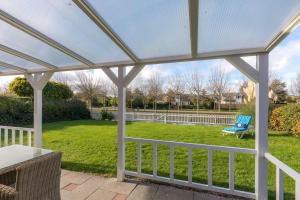 Villa-Meerchen-Villa-mit-ueberdachter-Terrasse-800m-vom-Strand-entfernt
