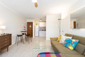 Home2Book Bright Apt & Communal Pool Santa Cruz