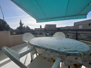 Appartements Appartement 2 pieces avec terrasse, a 150m des plages - Cavalaire-sur-Mer - FR-1-226B-192 : photos des chambres