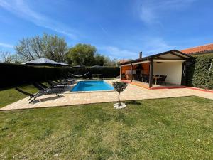 Villa Antonci-18, pool, 3 houses, jacuzzi, private territory