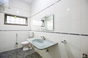 Luxury Room @ Banjarahills Near Care hospitals