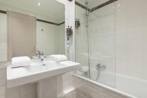 Hotels Hotel Charlemagne by Happyculture : photos des chambres