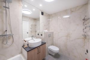 Near Gates of Dawn Modern 1 bedroom wNetflix