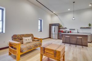 Cashton Studio Apartment Steps to Downtown!