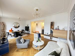 Luxury, Elegant, Eiffel Tower view