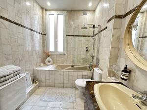 Luxury, Elegant, Eiffel Tower view