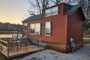 Wheeler Lake Sunset Retreat 1