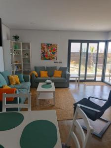 Moderní byt s výhledem na moře ve městě Alcaidesa