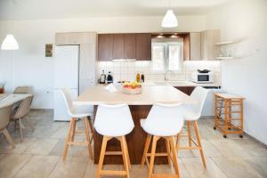 Afrathias Beachhouse - Cretan Hideaway