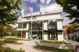 Hotel Zena Beauty & Shopping Center