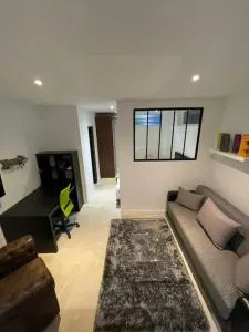 Studio industriel loft neuf avec parking privé - Lampertheim