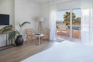 Double Room with Sea View room in Hotel Sa Punta