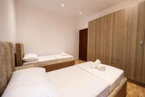 EJ Beachfront Luxury Apartment