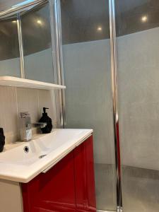 Appartements APPT 4 Proche gare d-Amiens et du centre ville : photos des chambres