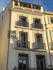 Appartement de charme avec balcon au pied des commerces