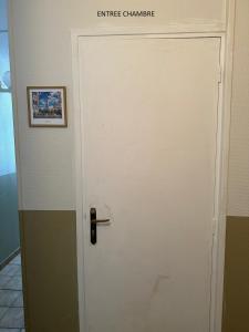 Appartements APPT 4 Proche gare d-Amiens et du centre ville : photos des chambres