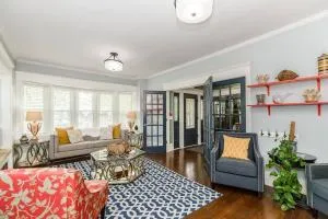 Grand Mansion: 6BR, 5.5BA Near Top KC Attractions - Westwood