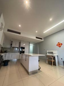 Room 50Two, Itower Apartment, CBD, Gaborone