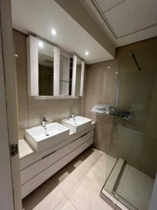 Room 50Two, Itower Apartment, CBD, Gaborone