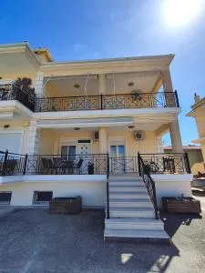 Philoxenia Apartments - Vrýsi