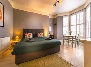 Botanic Rooms - Hale