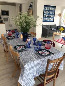 Maisons de vacances La Falaise Bleue - Vue mer - Plage a pied : photos des chambres