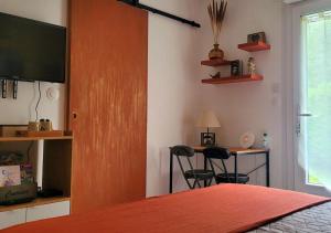 Maisons d'hotes VIVRE BENAISE Chambre cosy & cuisine equipee : photos des chambres