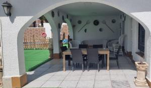 SE ALQUILA CHALET CON PISCINA Y YACUCCI