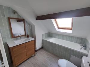 Maisons de vacances Chez Madeleine - Maison 11 pers. Parc arbore 3000M² : photos des chambres