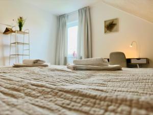 Modern Wohnen mit SmartTV, Arbeitsplatz und Küche