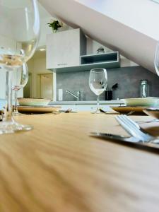 Modern Wohnen mit SmartTV, Arbeitsplatz und Küche