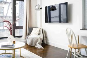 Large Upper East Side 1BD Elevator Rooftop