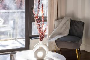 Large Upper East Side 1BD Elevator Rooftop