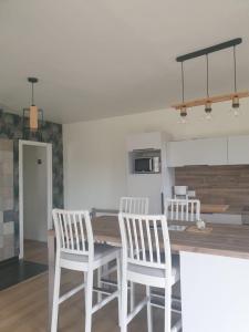 La petite maison dans la prairie - 3hvězdičkové hotely ve městě Néant-sur-Yvel