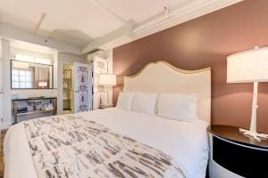 Inn at the Park: San Diego Suites