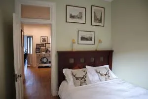 Stylish Victorian Apartment for Two in Edinburgh - Dalkeith