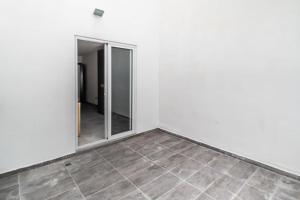 New modern 1 bedroom Penthouse