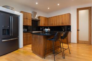 Casa Quebrada, New 3BR Modern Home in Centro