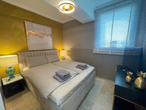 Deluxe Sunrise Sky Terrasse 2 Bedroom Design Apartment & Fantastic Lake View