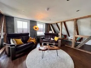 No22.Holiday - Polchow