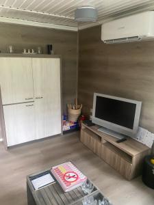 Vakantie Bos Huisje “Meibloempje”