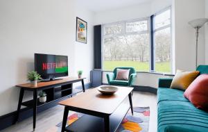 3-Bed House in Manchester near Old Trafford